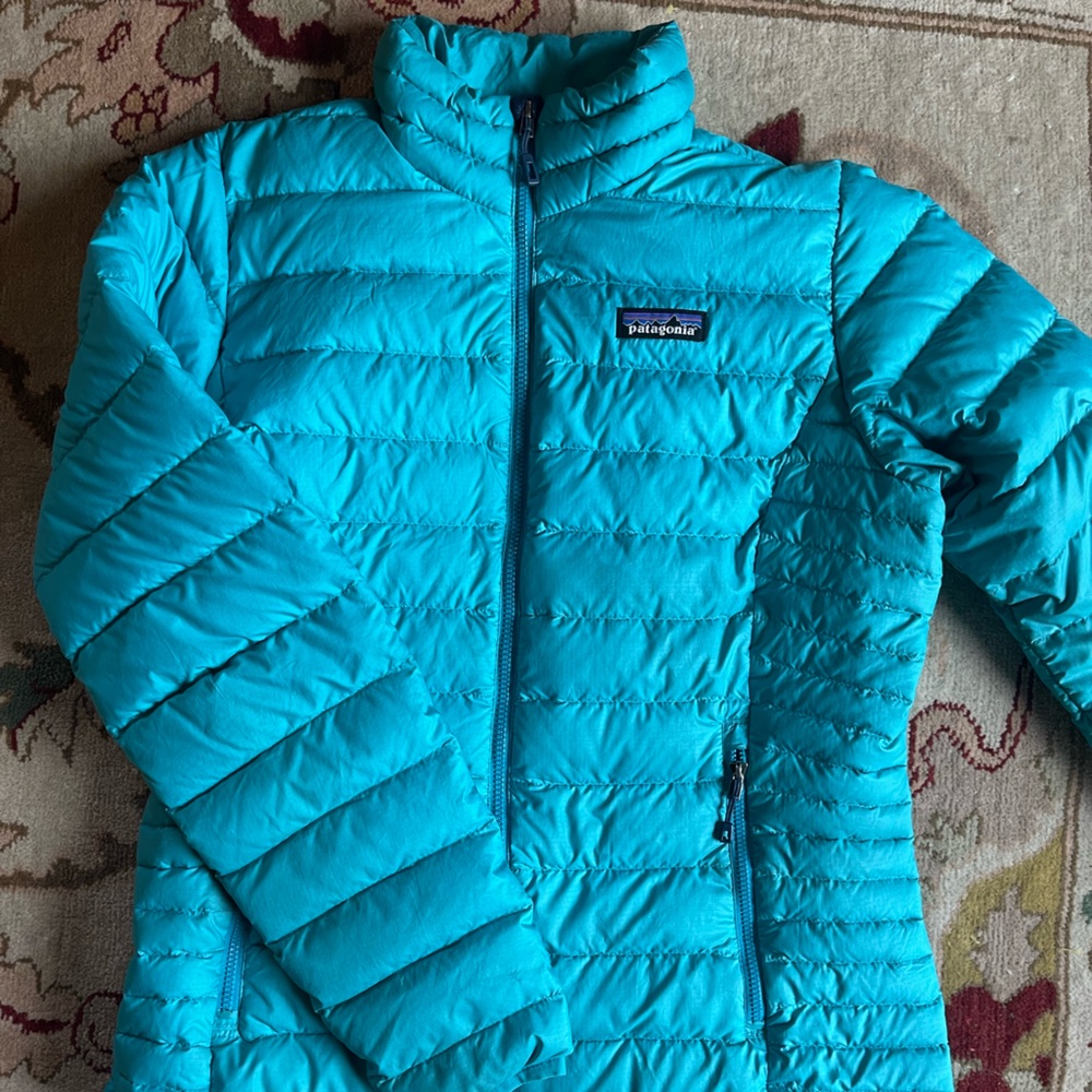 Small Women’s Patagonia Puffy - Excellent condition - Picture 2 of 2